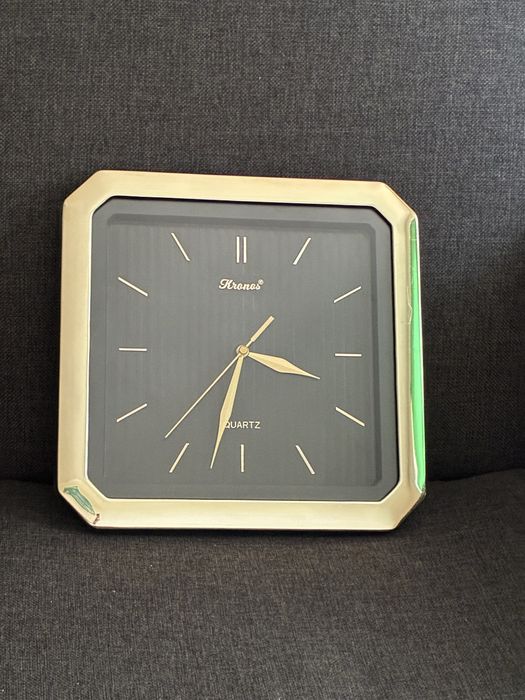 Zegar ścienny Kronos QUARTZ.