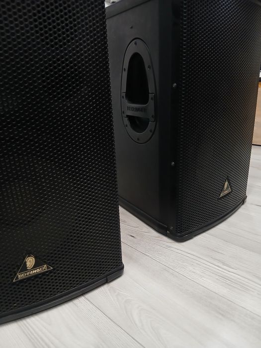 Продам  колонки BEHRINGER