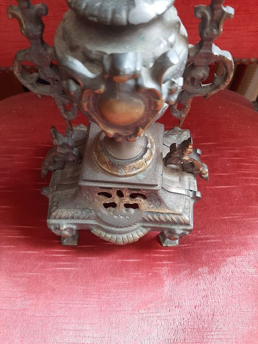 Castiçal em ferro forjado