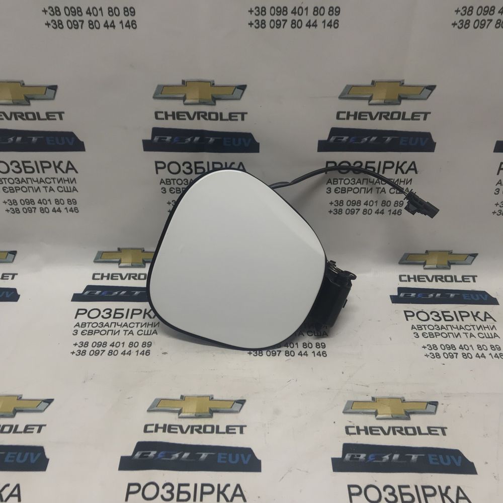 Лючок зарядки Chevrolet Bolt EUV