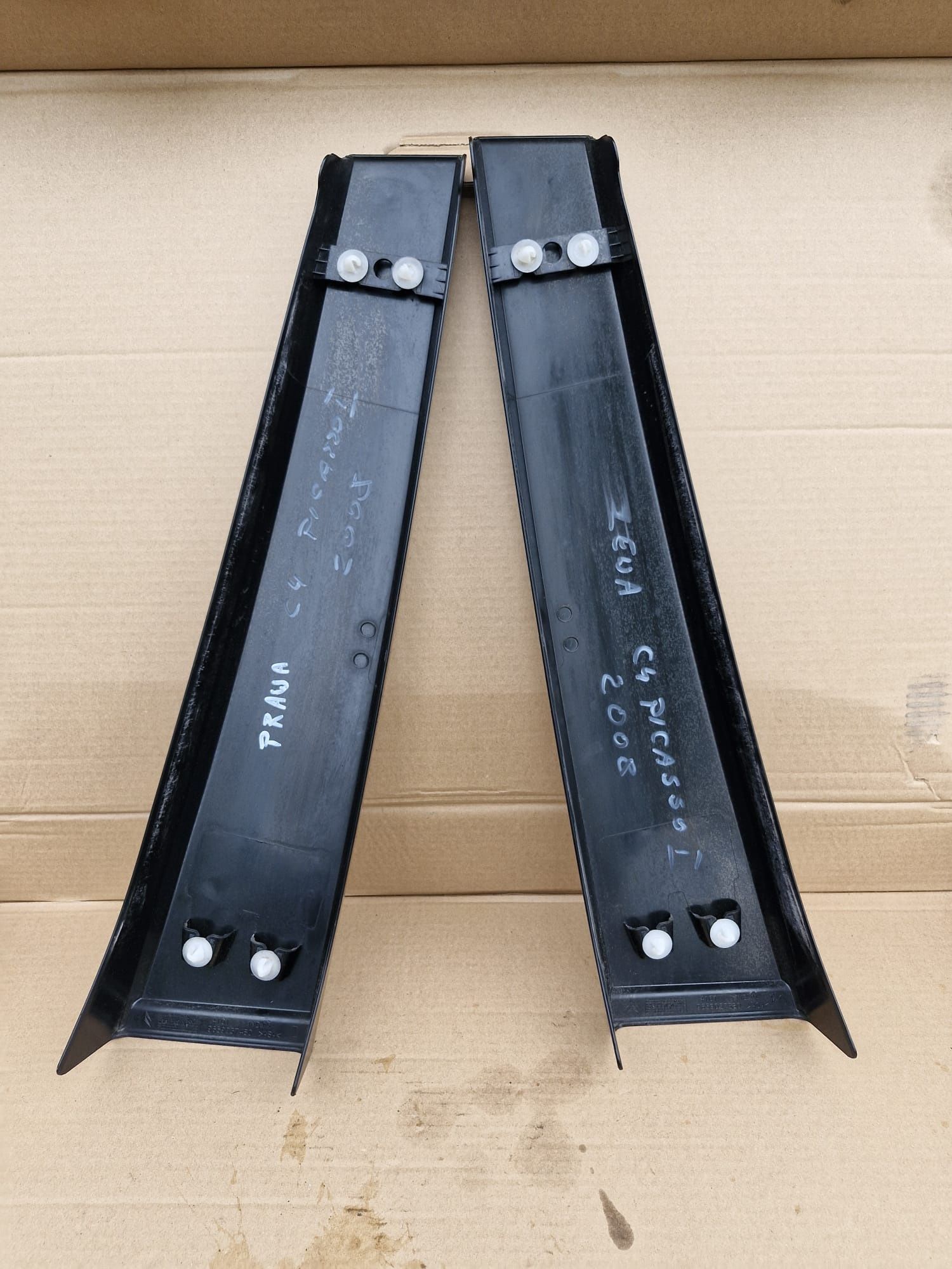 Osłona Słupka Zewnętrzna Prawa-Lewa Citroen C4 Picasso 1 I*06-13