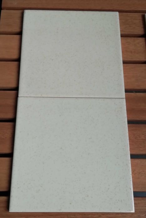Azulejos beges, Sacavém