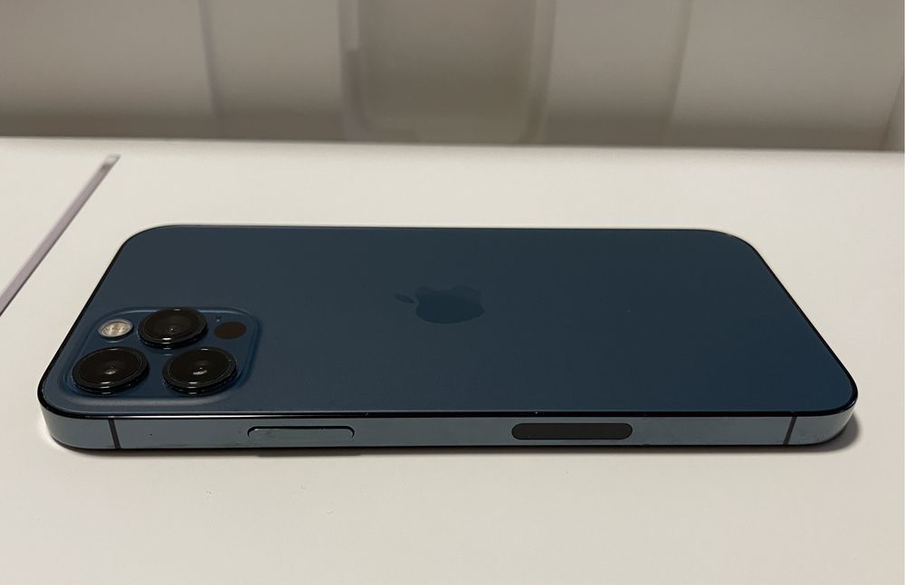 Продам Iphone 12 pro 256 gb