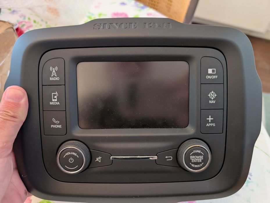 Auto rádio original Jeep Renegade 2017