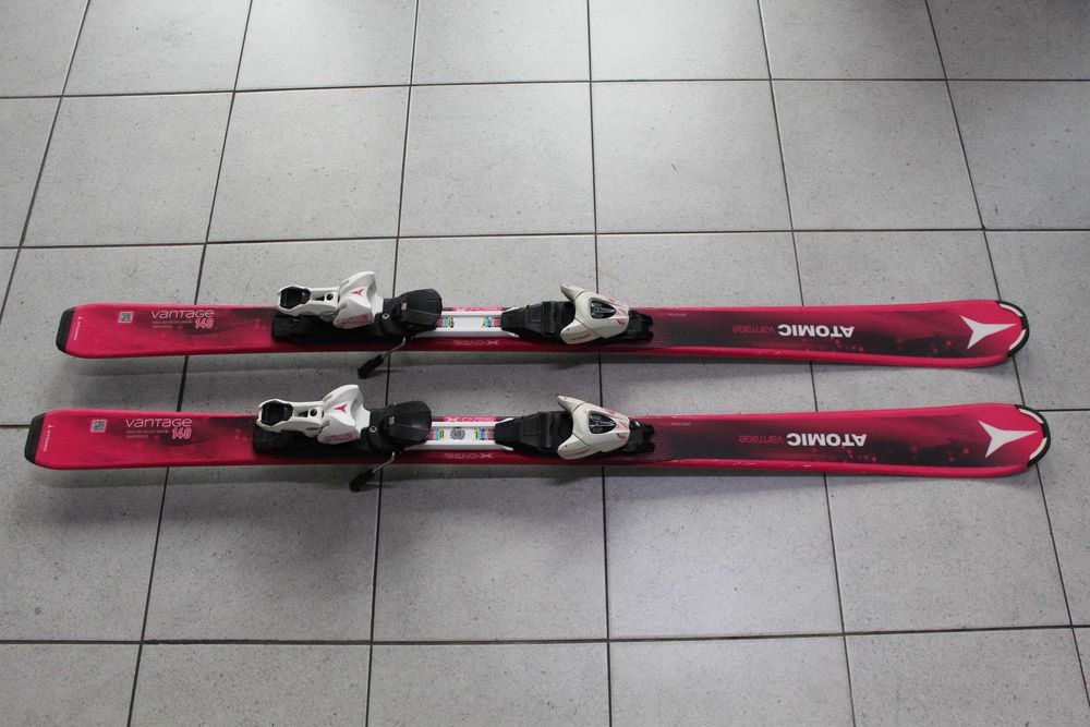 Narty  ATOMIC VANTAGE 140 cm + wiązania Atomic