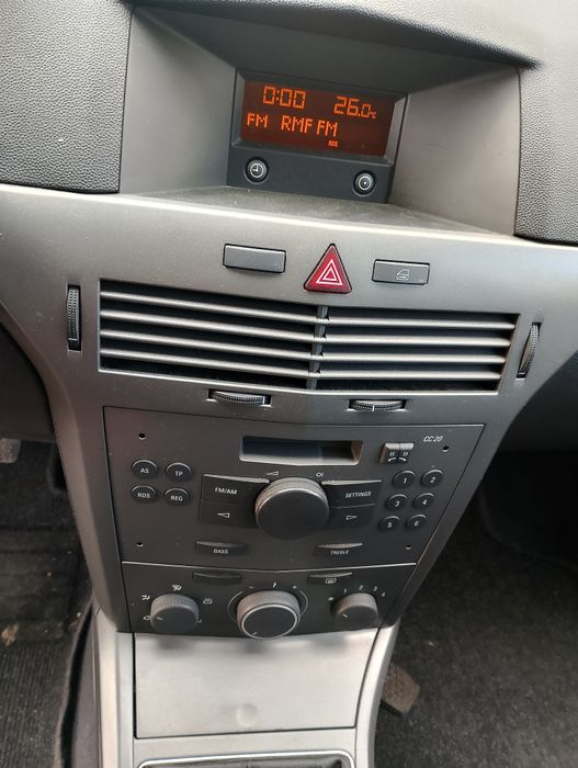 Radio opel astra h z wyświetlaczem