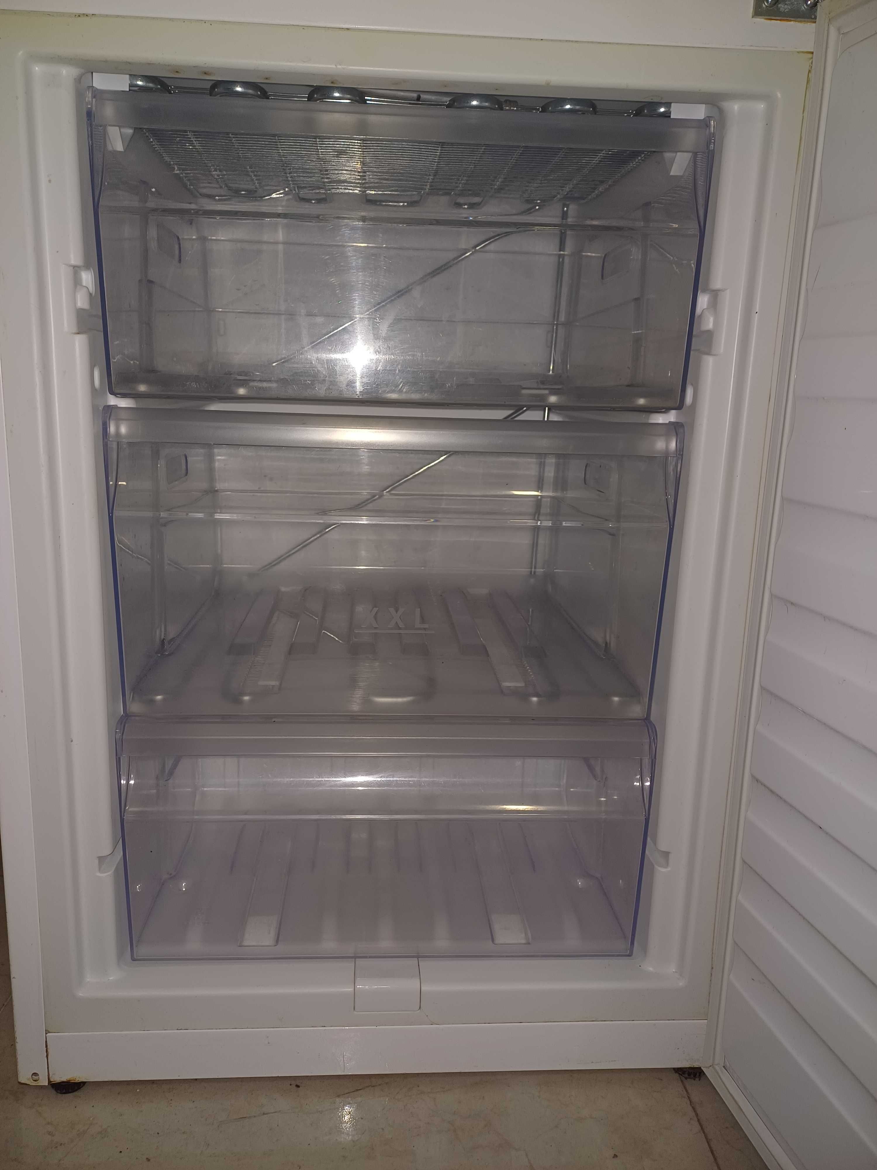 Холодильник Bauknecht KG331A+ WS ( 188 см) з Європи