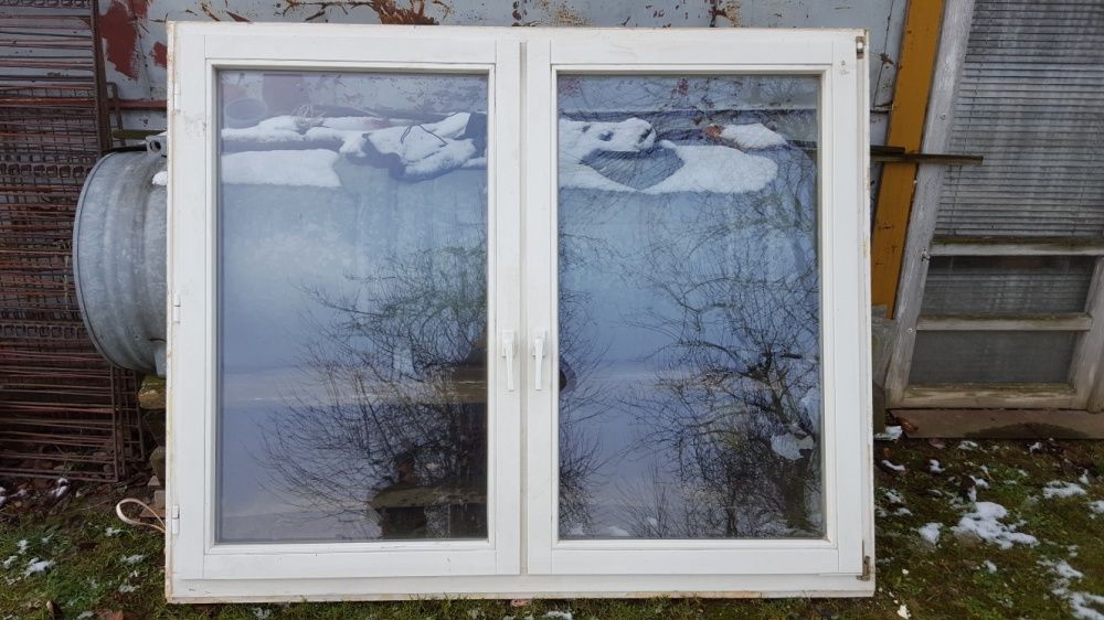 Okna Białe Drzwi balkonowe z pakietem dwuszybowym