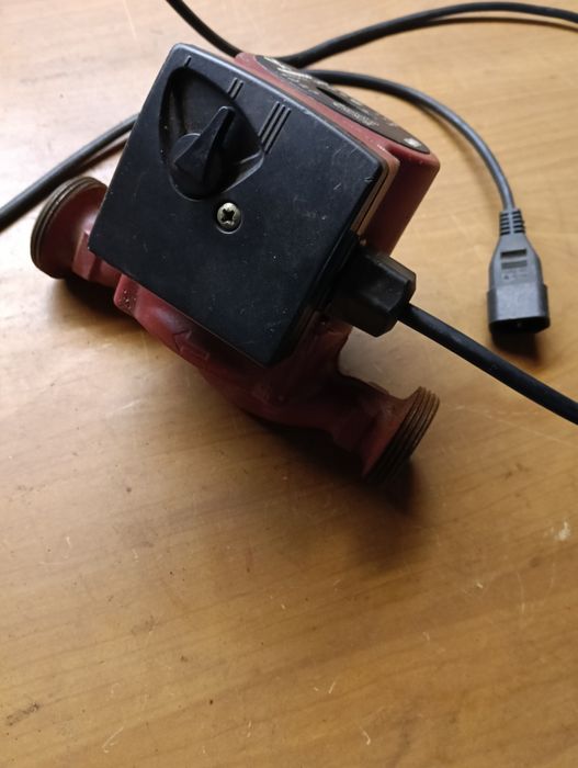 Pompka Grundfos ups25-40