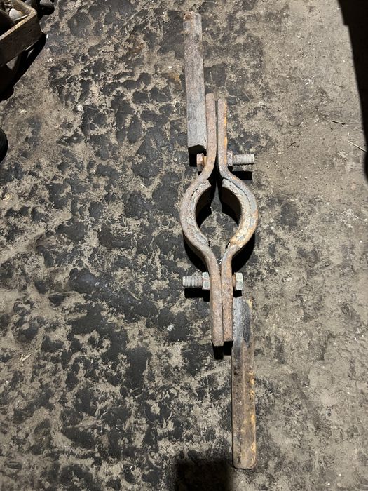 Хомут металічний