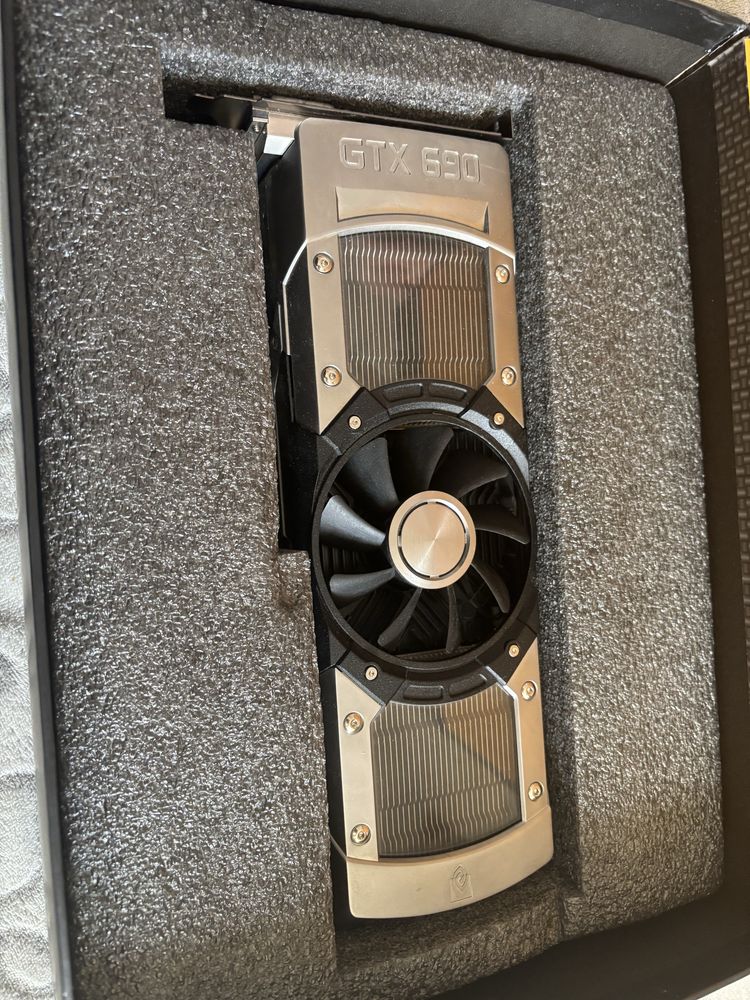 GTX 690 в отличном состоянии