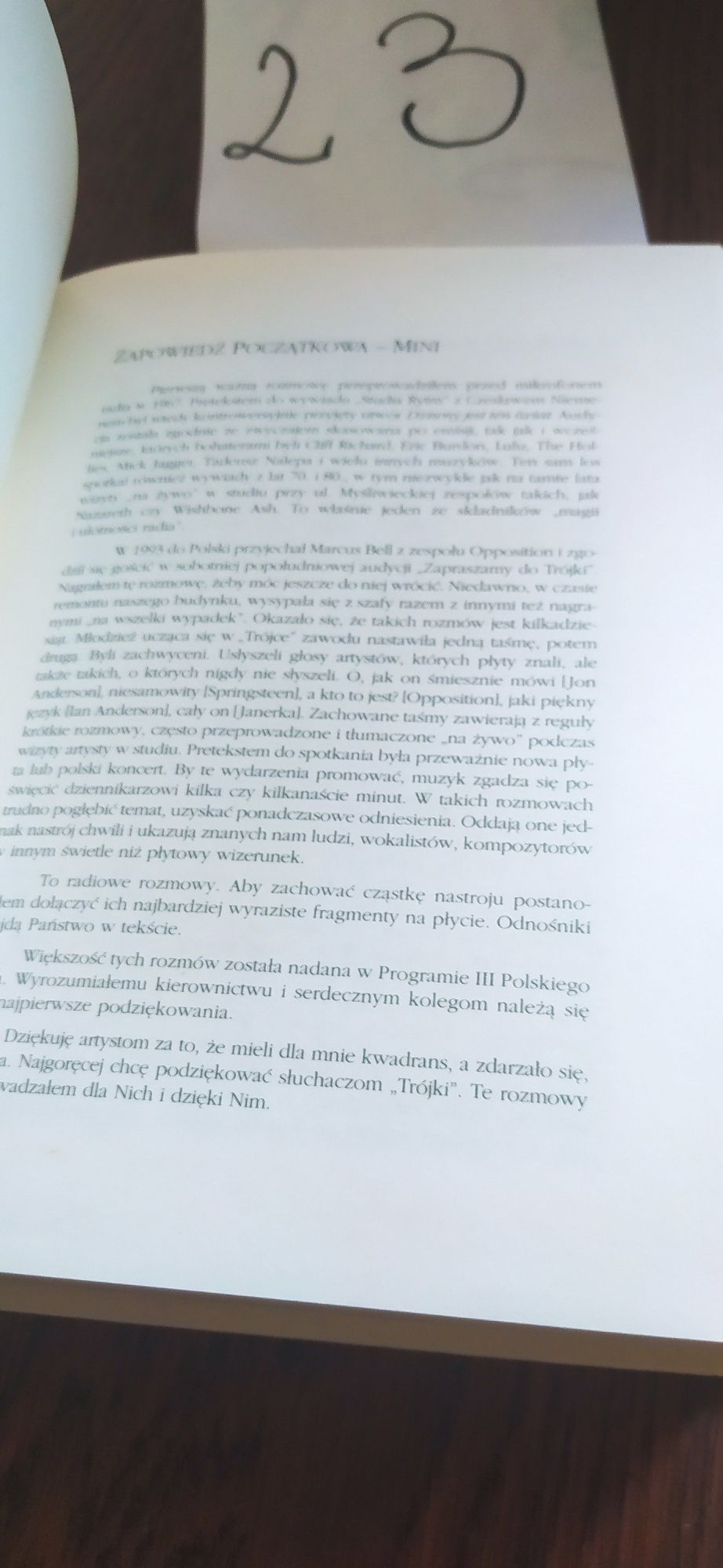 Piotr Kaczkowski Przy mikrofonie z płytą
