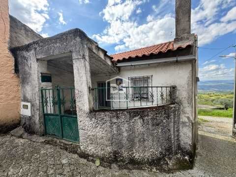 Moradias -Quintal com Vista Desafogada – Galisteu, Celorico da Beira