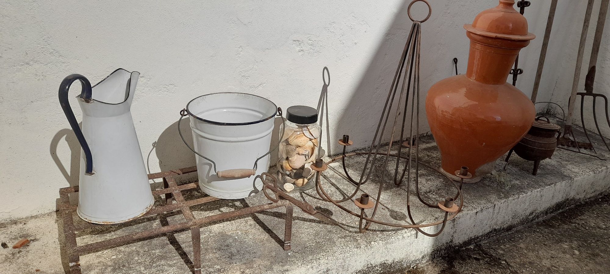 Lote de Objectos rusticos e ferramentas antigas ou usadas