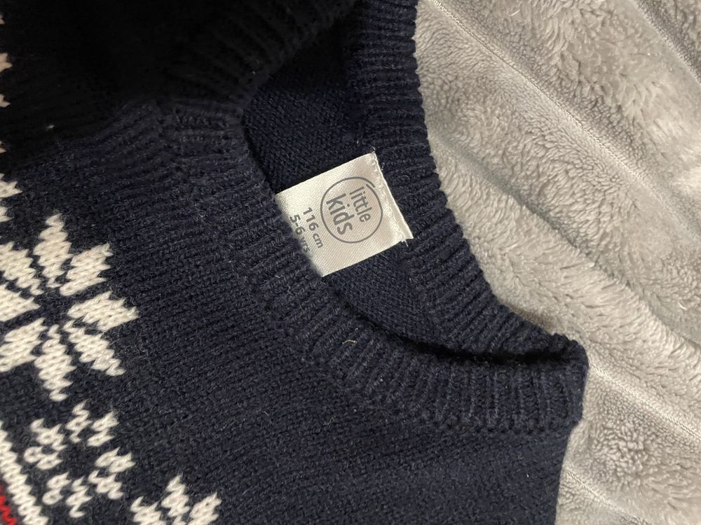 Sweter ze swoatecznym wzorem dla chlopca