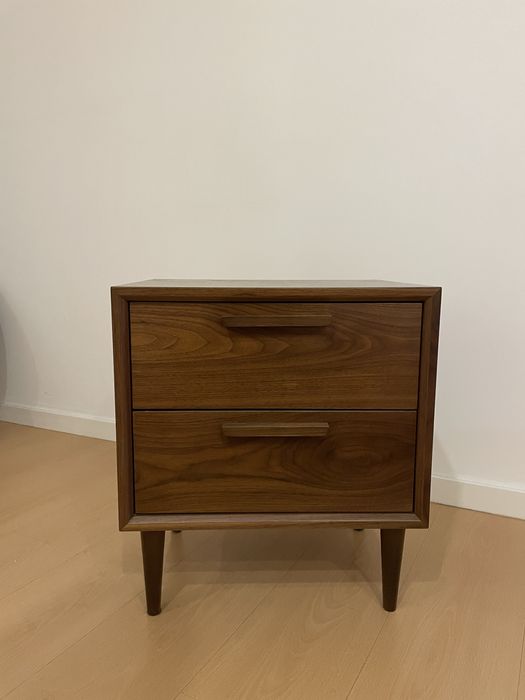 Cama + 2 Mesinhas de Cabeceira — Nogueira + Colchão