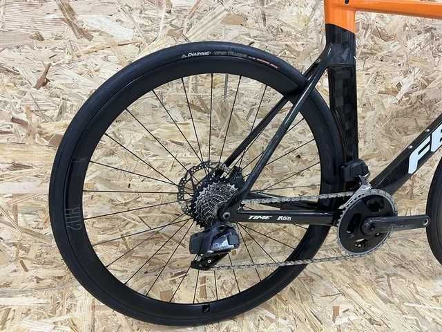 Bicicleta Felt AR Disc Sram Force AXS 12v