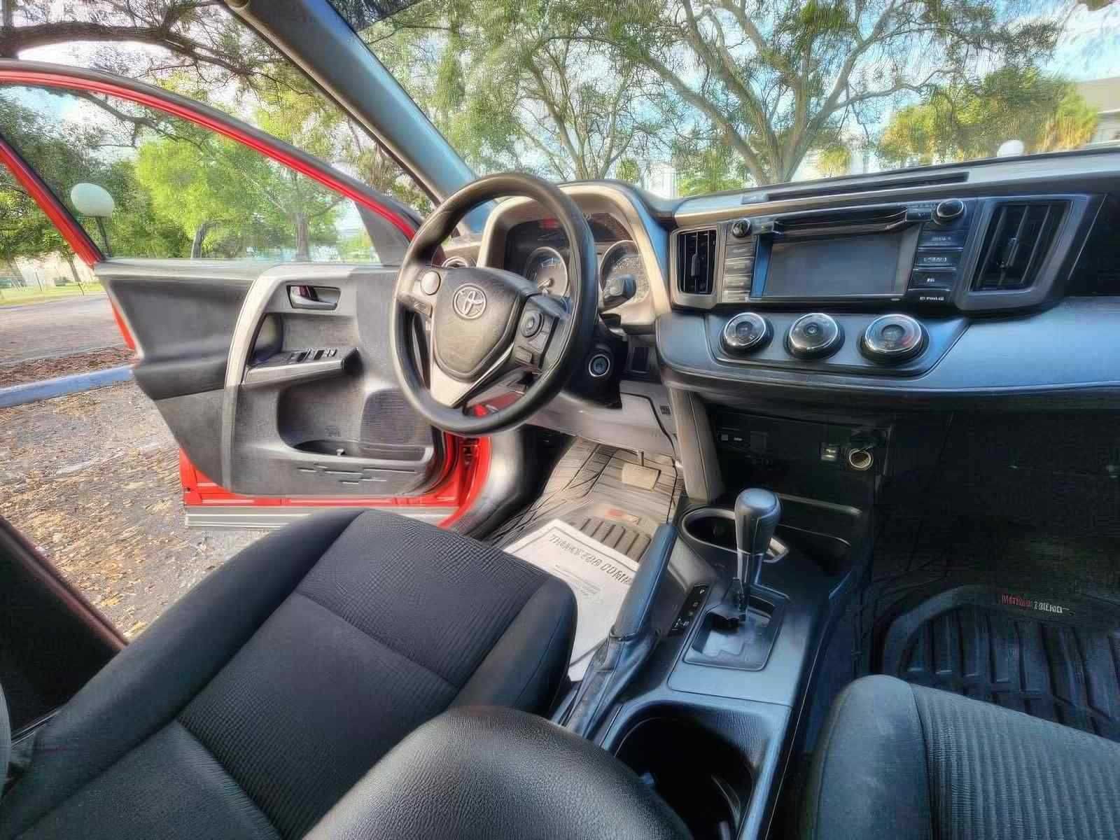 2017   Toyota    RAV4
