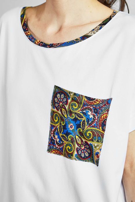 Bluzka biała z akcentami