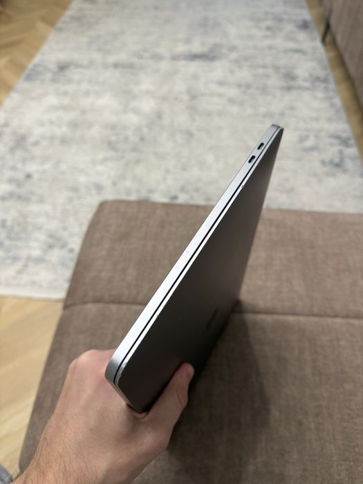 MacBook Pro 2020 M1 | 8gb Ram | SSD 256GB 97% АКБ 45 Циклів