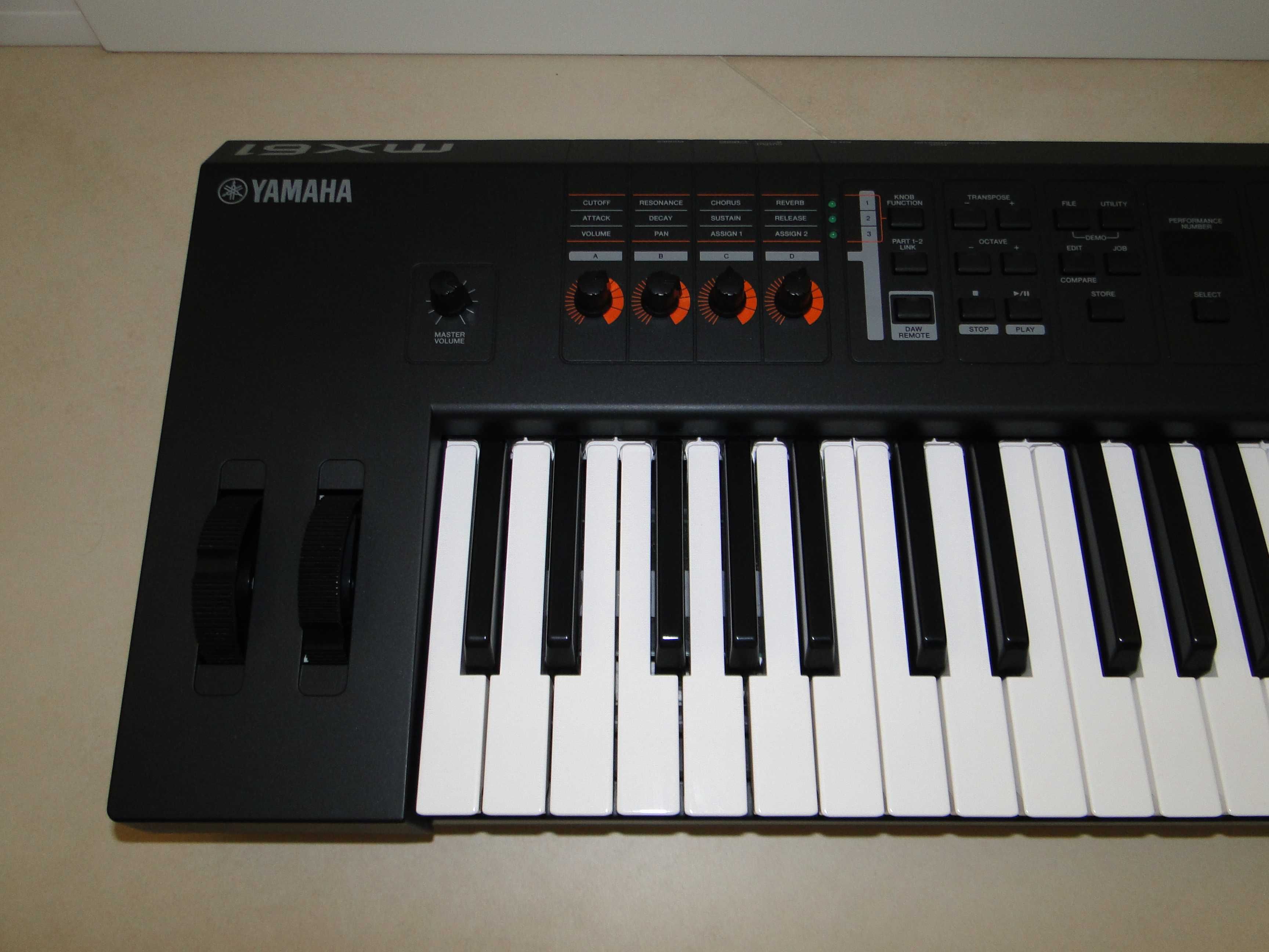 Profesjonalny Syntezator YAMAHA MX61 V2.Jak Nowy.Mega Okazja.Motif