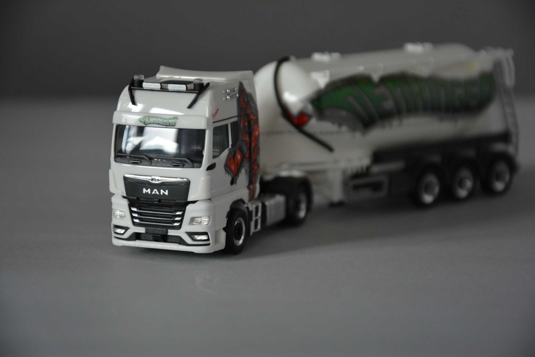 1:87 (H0) Herpa 122221 - MAN TGX GX - Denkinger (gablotka PC)