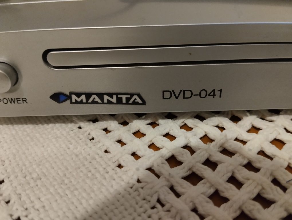 Odtwarzacz DVD Manta model- 041 z pilotem.