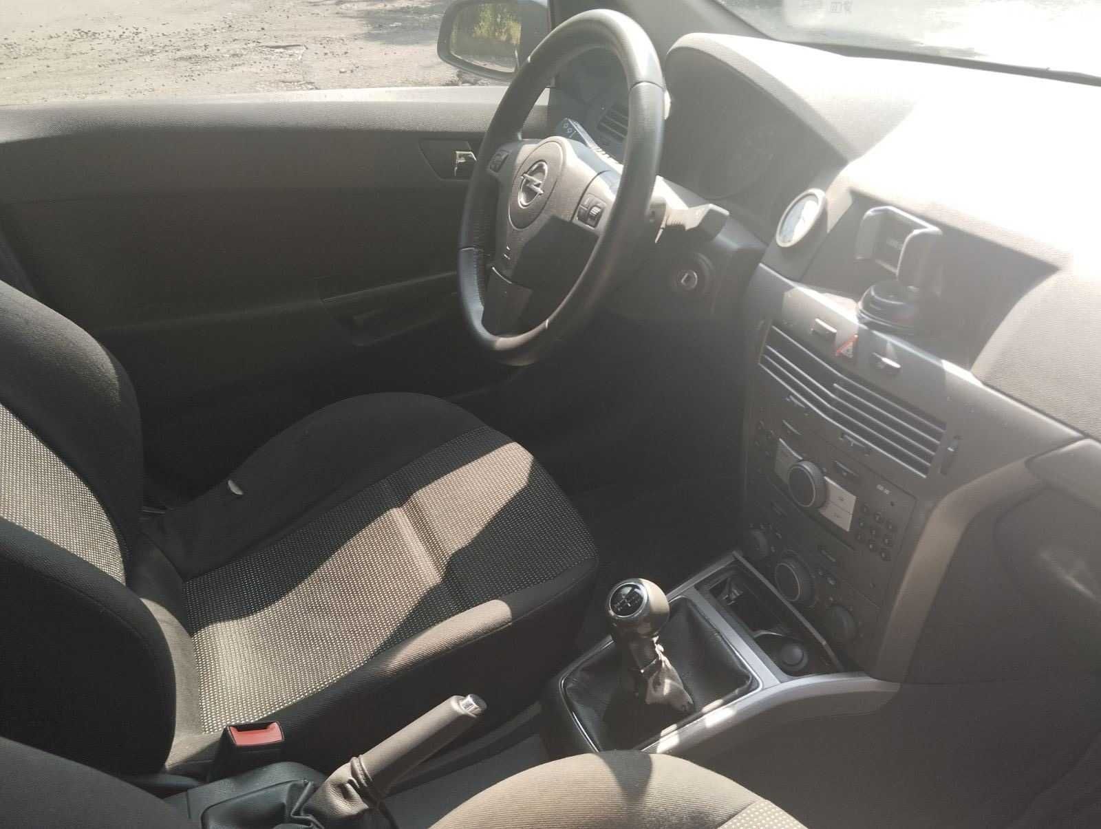 Продам Opel Astra H