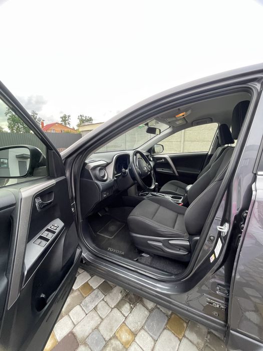 Протам офіційну Toyota Rav4