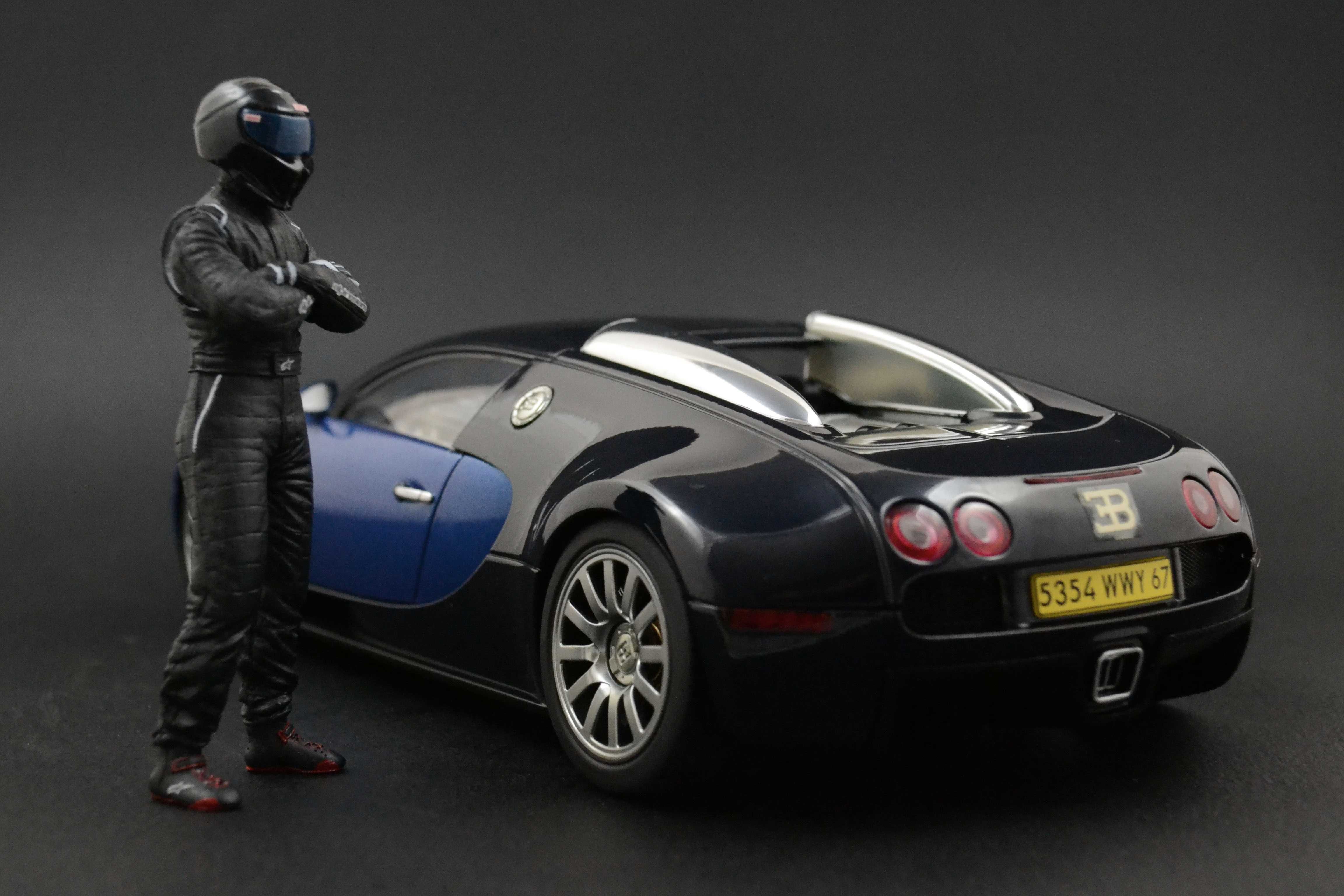 The STIG (2) czarny Figurka 1:18 AUTOart Mercedes AMG GT