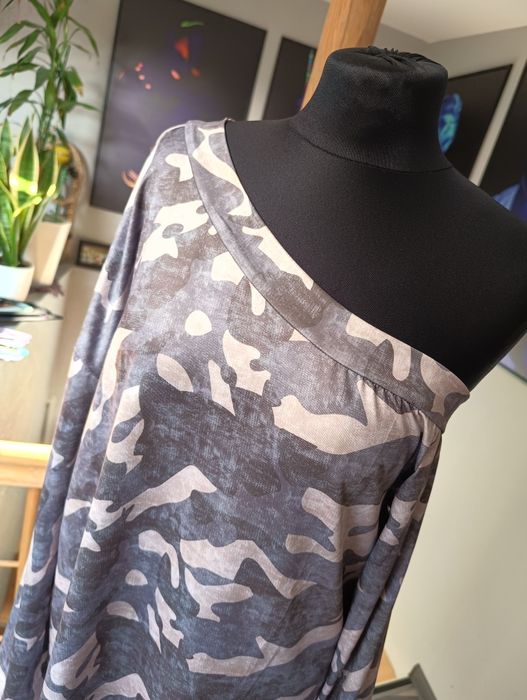 Nowa damska długa bluzka moro