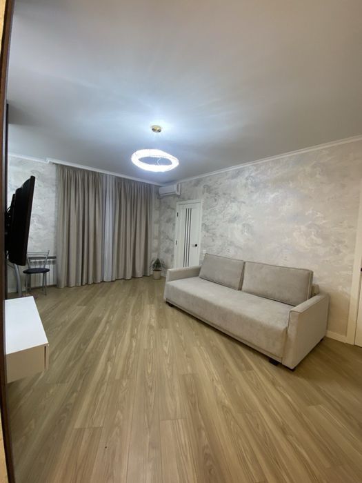 Продаю 2 комнатную квартиры м. Научная, пр. Науки, 23