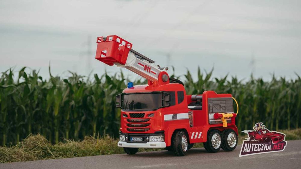 Olbrzymia straż z armatką wodną na akumulator + pilot