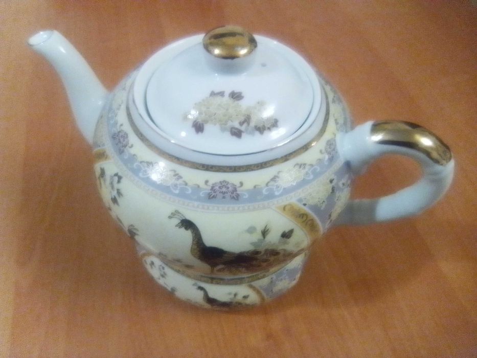 Dzbanek z podgrzewaczem