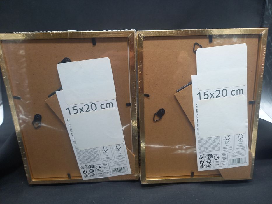 Zestaw dwóch złotych ramek 15 x 20cm
