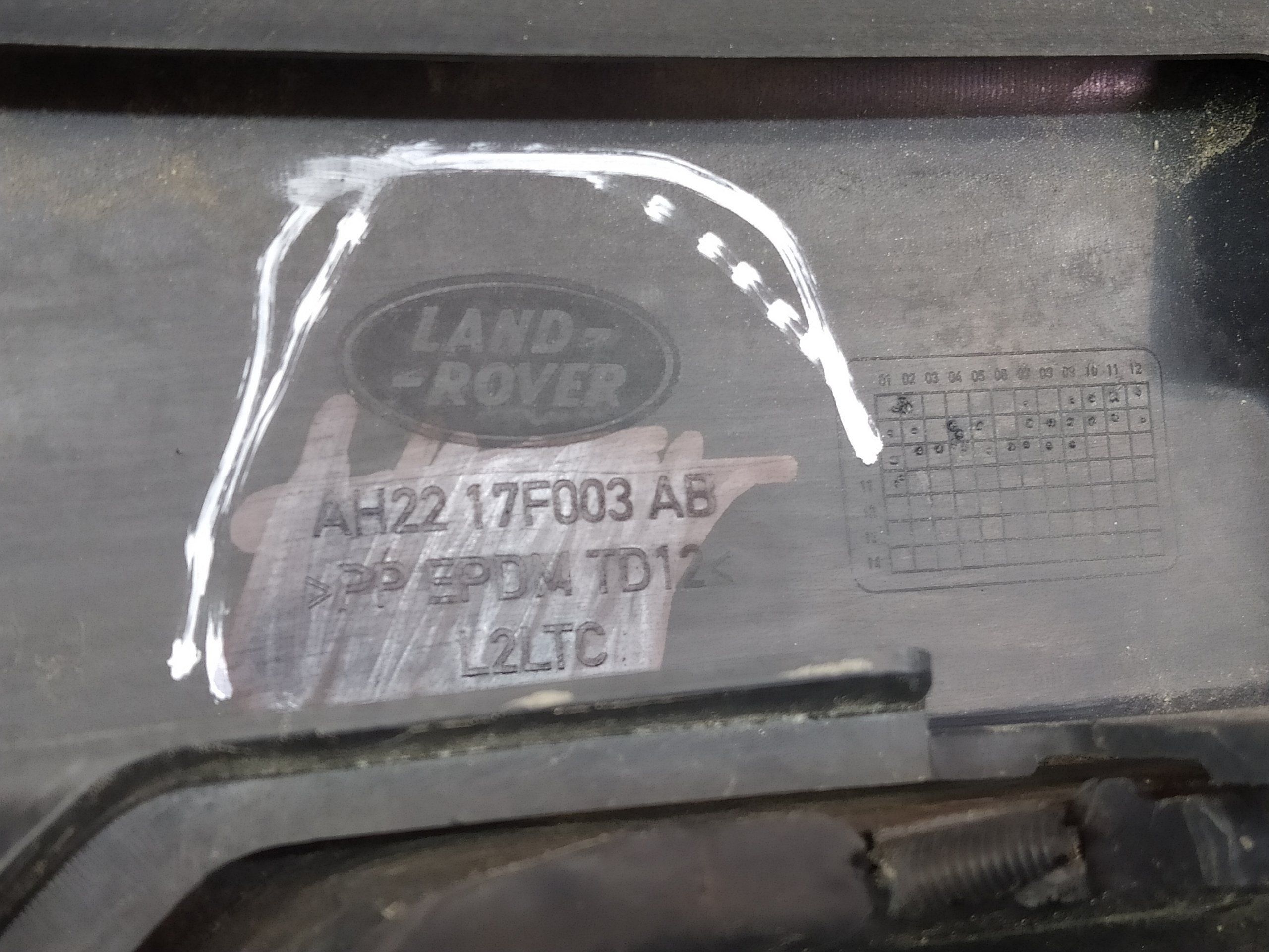 Land Rover Discovery IV 09-13 до рестайл бампер передний AH2217F003AB