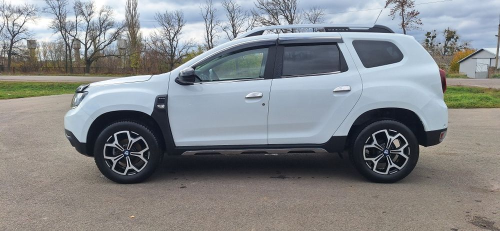 DACIA Duster4wd Laureate 1.5диз. 86kv 120л.с. 6-Ступка