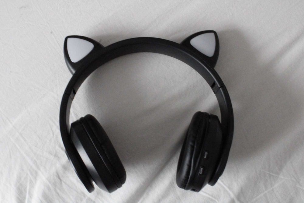 Słuchawki Bluetooth z kocimi uszami RGB