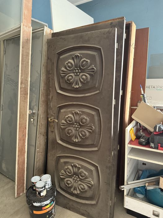 Portas de Madeira e Janelas