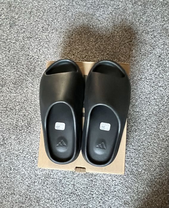 Klapki Yezzy Slide Onyx czarne 43 Kanye West y2k style