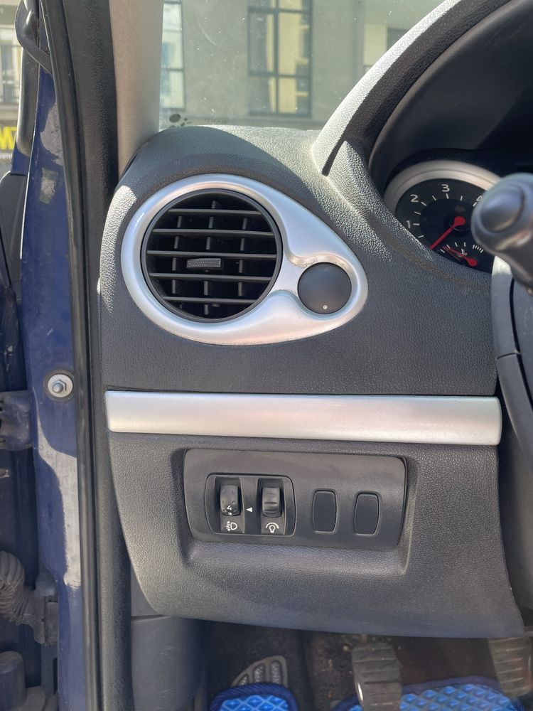 Renault Clio   3
