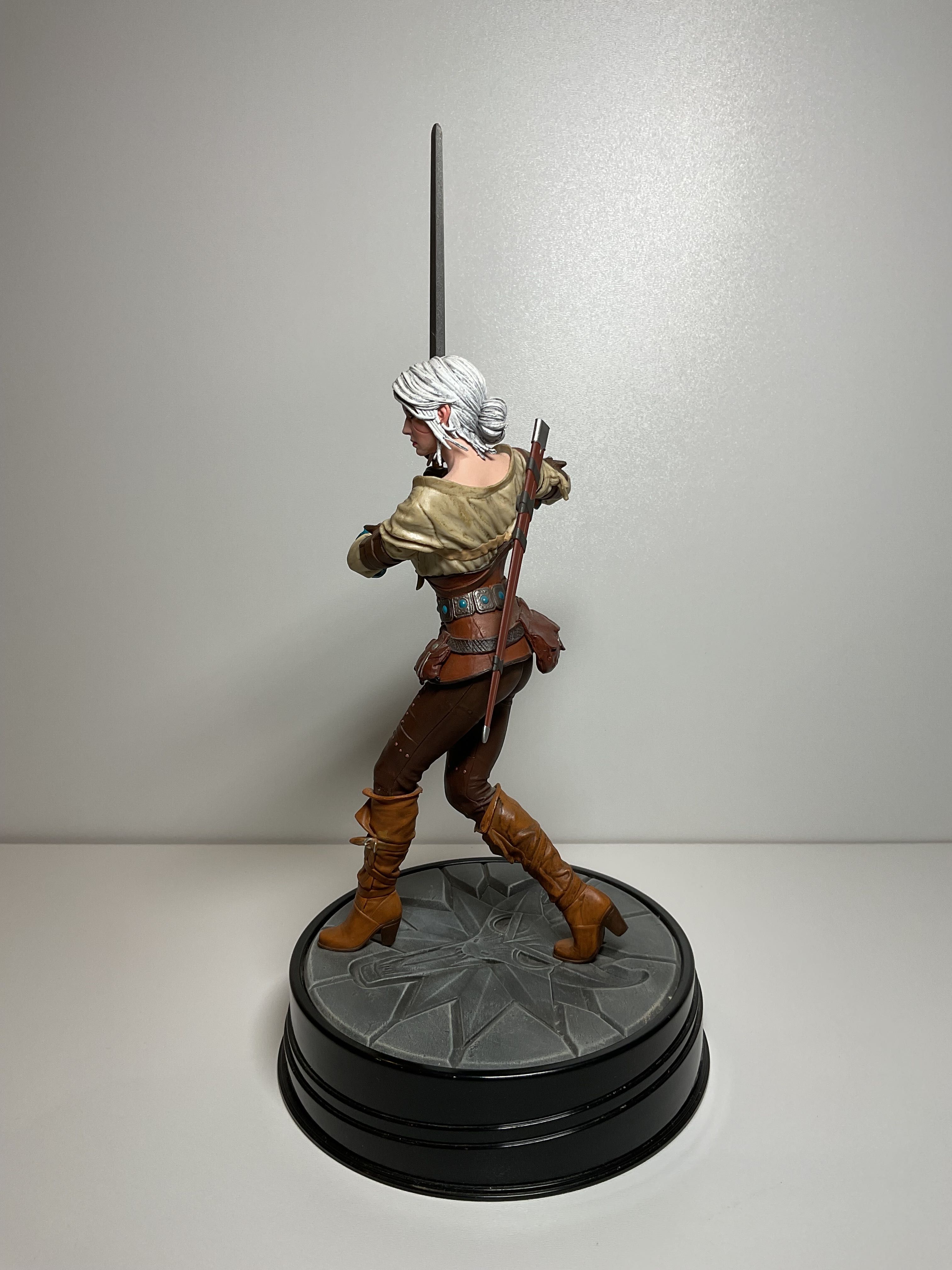 Figurka CIRI Wiedźmin III Dziki Gon Witcher 3 Dark Horse CZYTAJ p-100