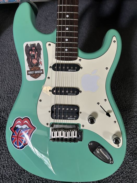 Поодам электрогитару