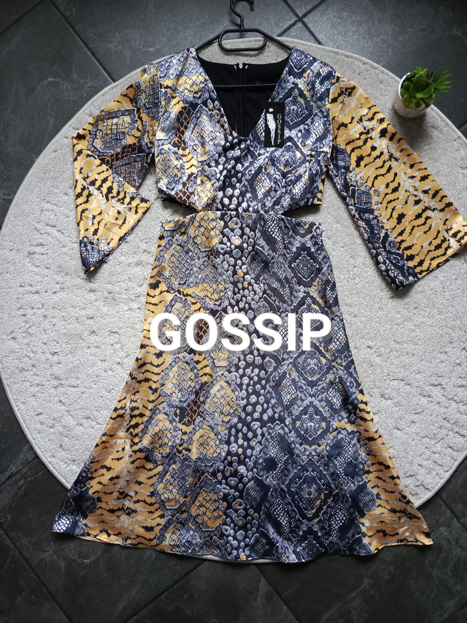 Elegancka sukienka Gossip - rozmiar 40, wzór węża, idealna na wyjątkow