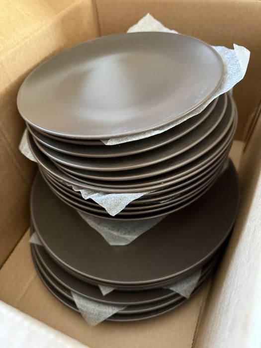 Ikea talerze FÄRGKLAR 18 szt matowe brązowe jak NOWE