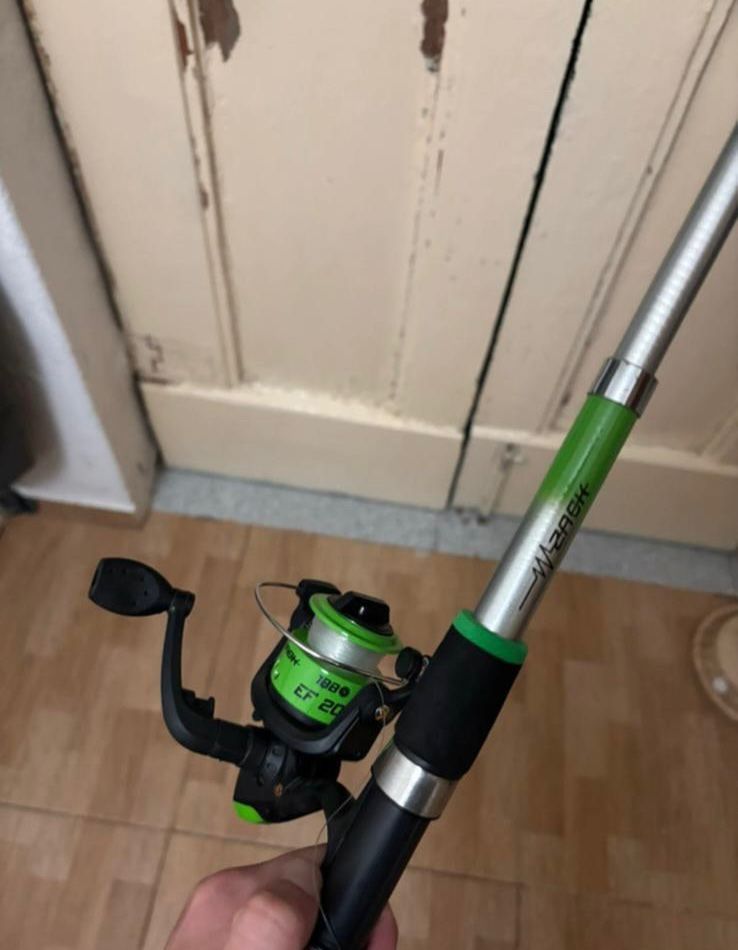 Cana de Pesca Como Nova