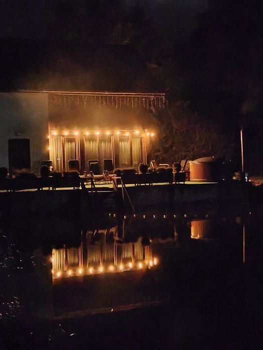 Відпочинок біля озера