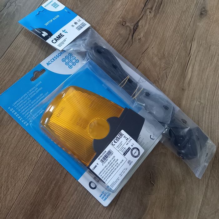 Lampa sygnalizacyjna Came z anteną