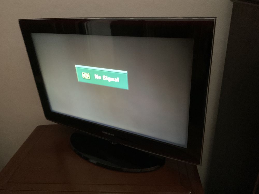 Televisão marca Samsung LCD TV LE32A656 (Full HD)