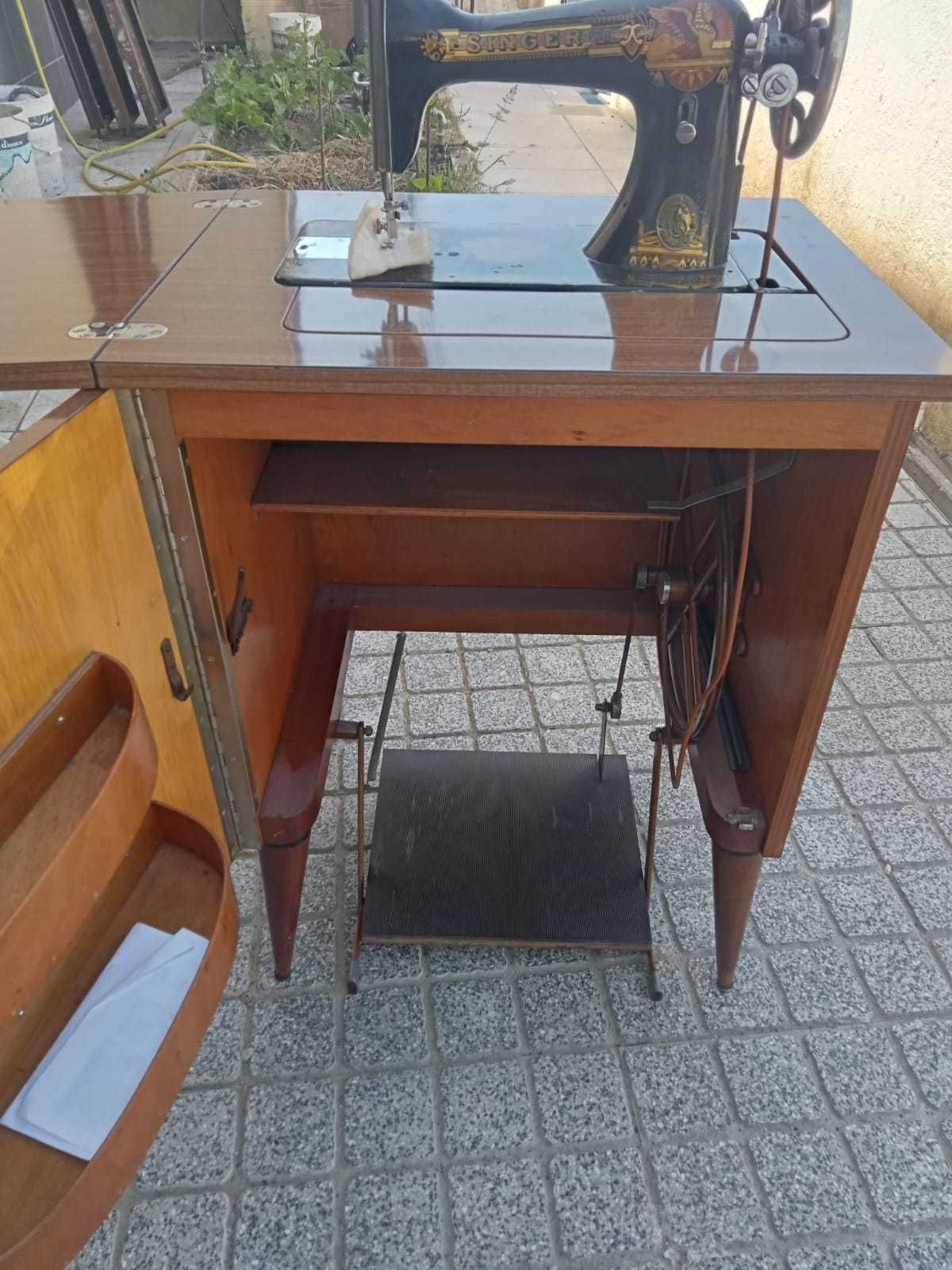 Máquina de costura singer